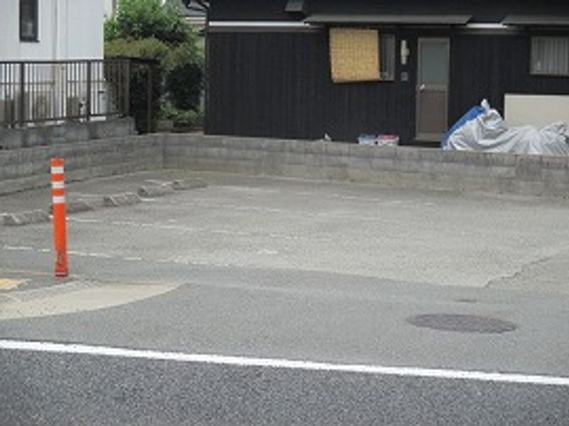 レオパレスＦＵＪＩＷＡＲＡ 駐車場
