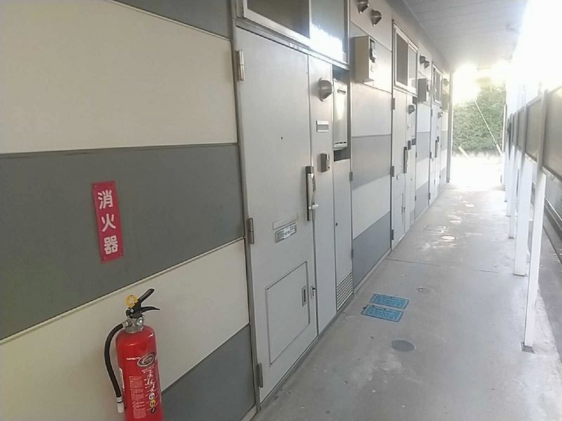 レオパレス学園東町 エントランス