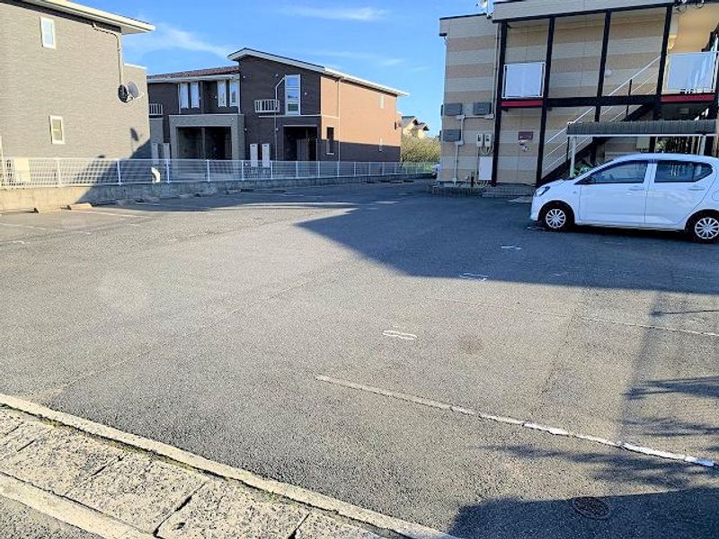 レオパレス川口 駐車場