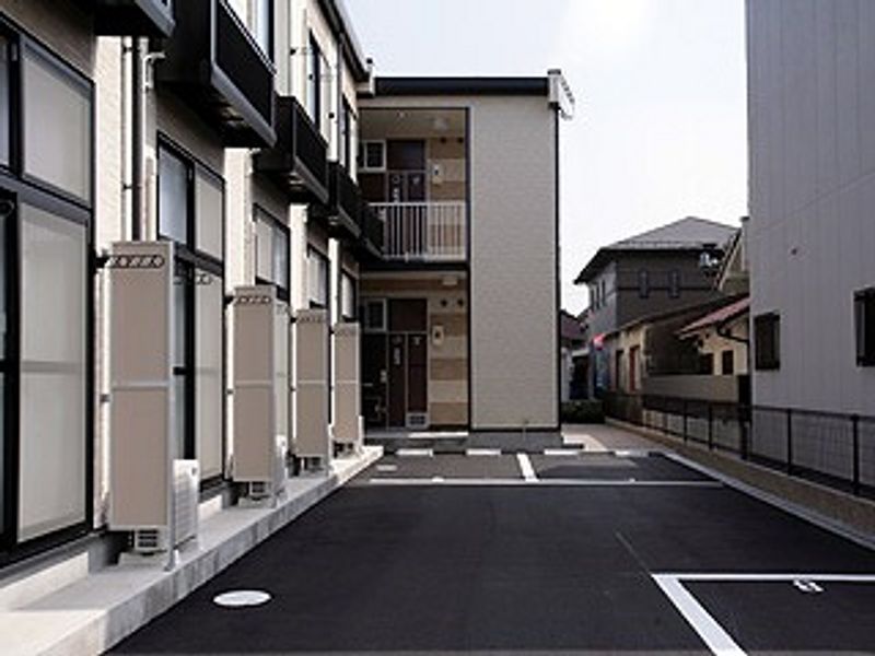 レオパレスファイン 駐車場