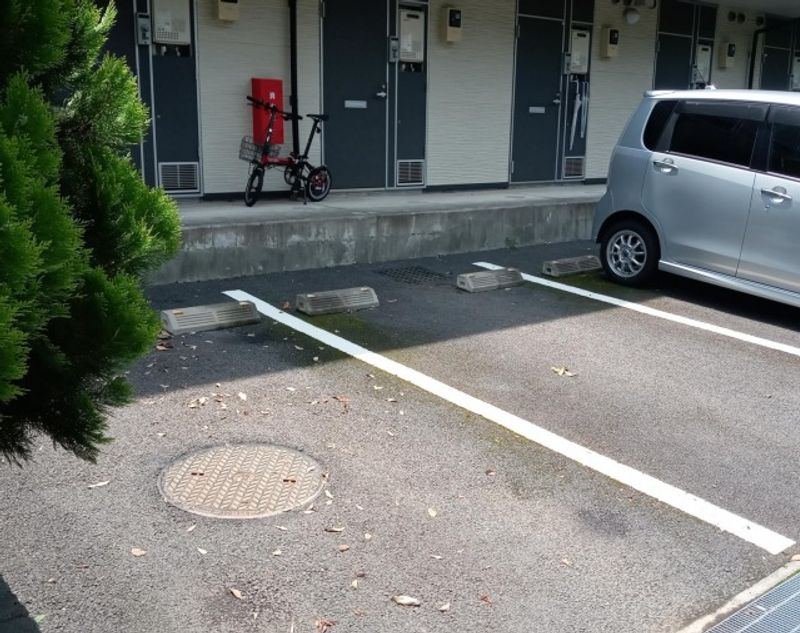 レオパレスブルファーニⅡ 駐車場