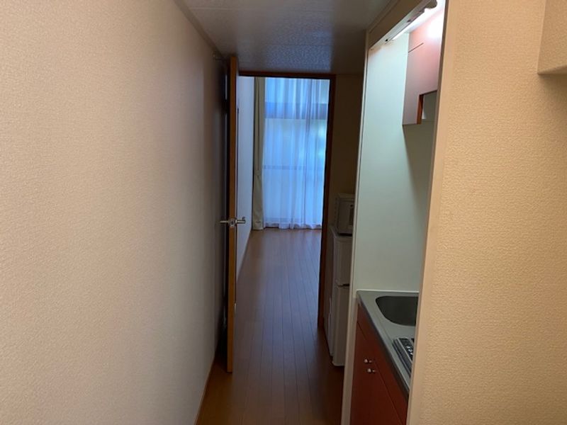 レオパレスＮＫＳあきた 玄関