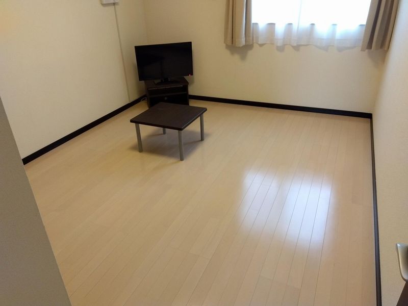 レオネクストグランデ　セコンド 居間