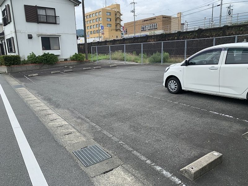 レオパレス小郡インター 駐車場