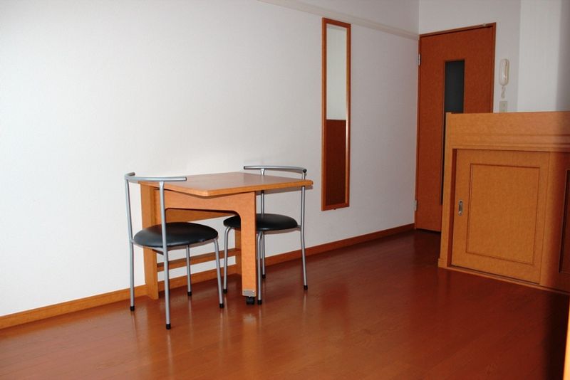 leopalace Aries Nia Living room