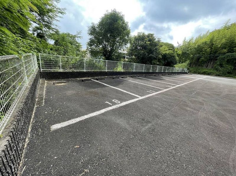 レオパレスやまぶき 駐車場
