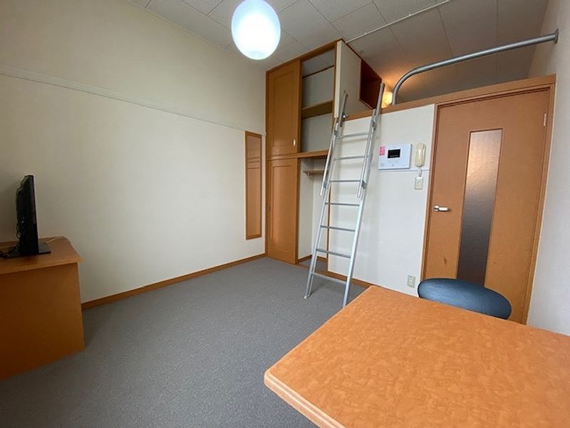 レオパレスサザン 居間