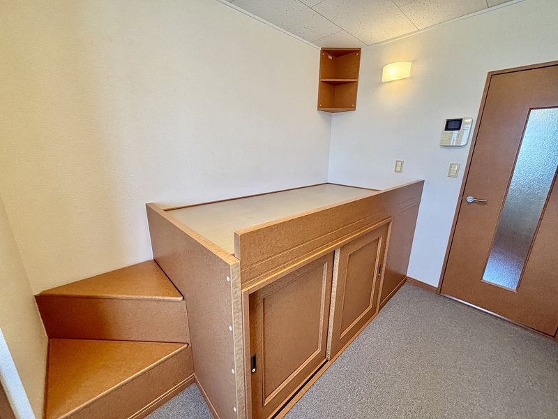 レオパレス八萬屋 寝室