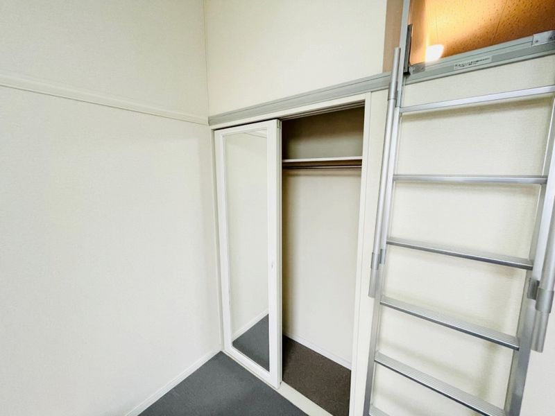 レオパレスカモミール 収納
