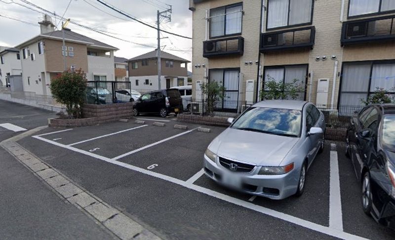 レオパレスＭＡＲＧＵＥＲＩＴＥ 駐車場