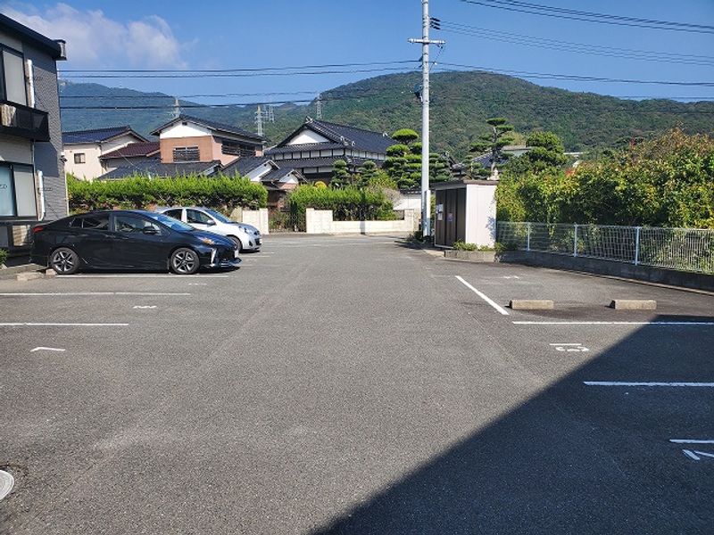 レオパレスＢｉｒｄｉｅ２１ 駐車場