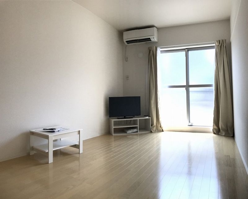 CLEINO Fine Rise Living room