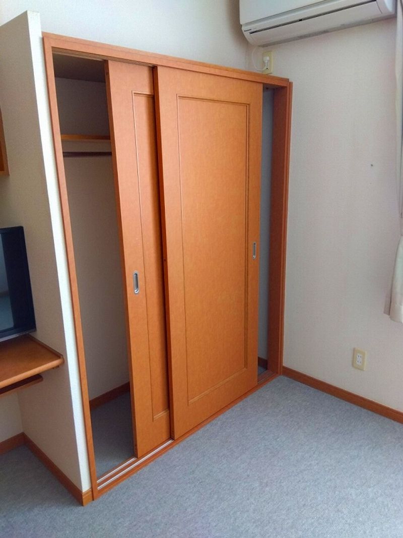 レオパレスプルメリア 収納