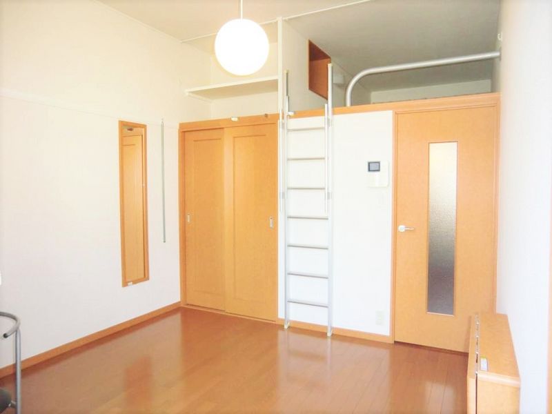 レオパレス上坂部Ⅱ 居間