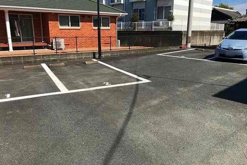 レオパレスアルカディア白川Ⅲ 駐車場