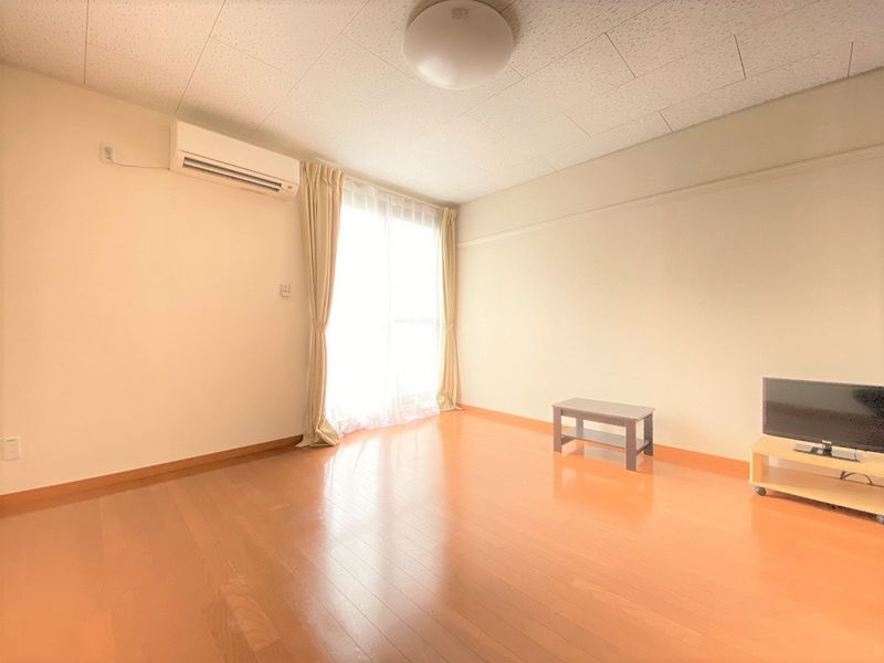 レオパレスユーカ 居間