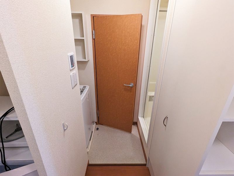 レオパレスレイソイス 洗面所