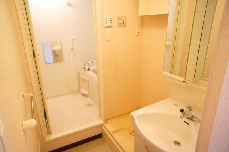 LEONEXT Nisshin Tsuruga 세면실