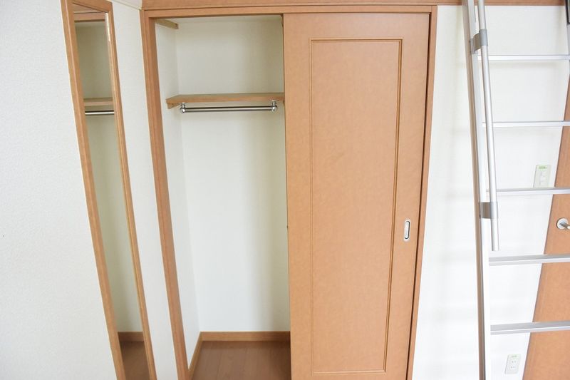 レオパレス刀根山 収納