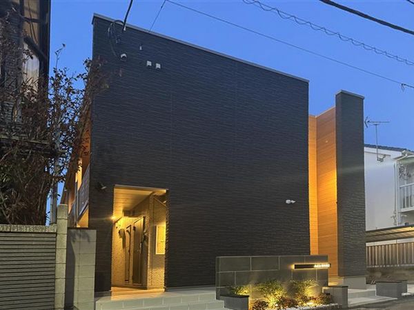 ArLk Kokuritsu Kita l exterior