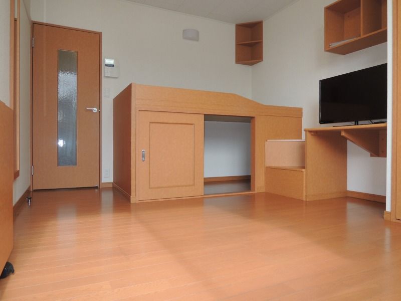 レオパレス藤 居間
