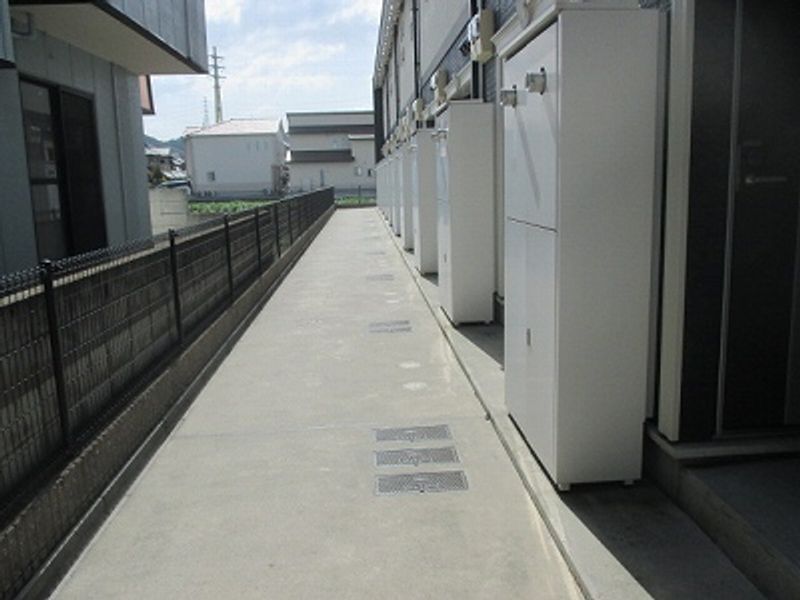 レオネクストこかげ 玄関