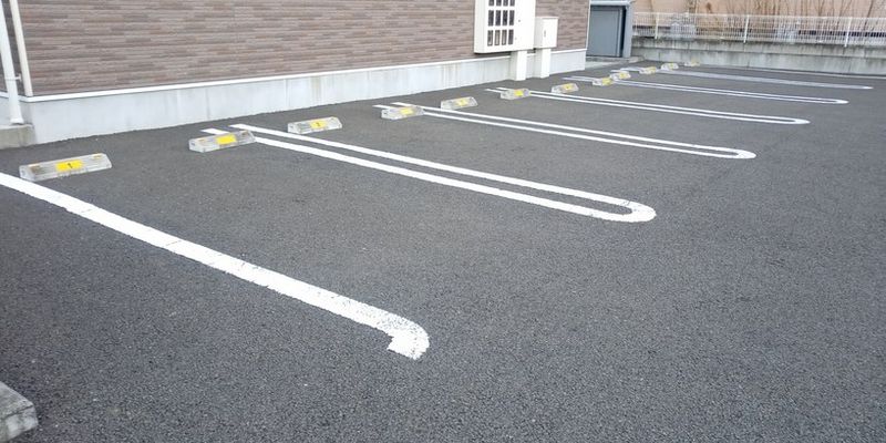レオネクストブラン 駐車場