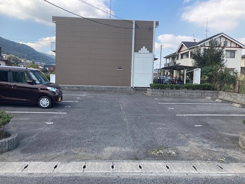 レオパレスデル・ソーレ 駐車場