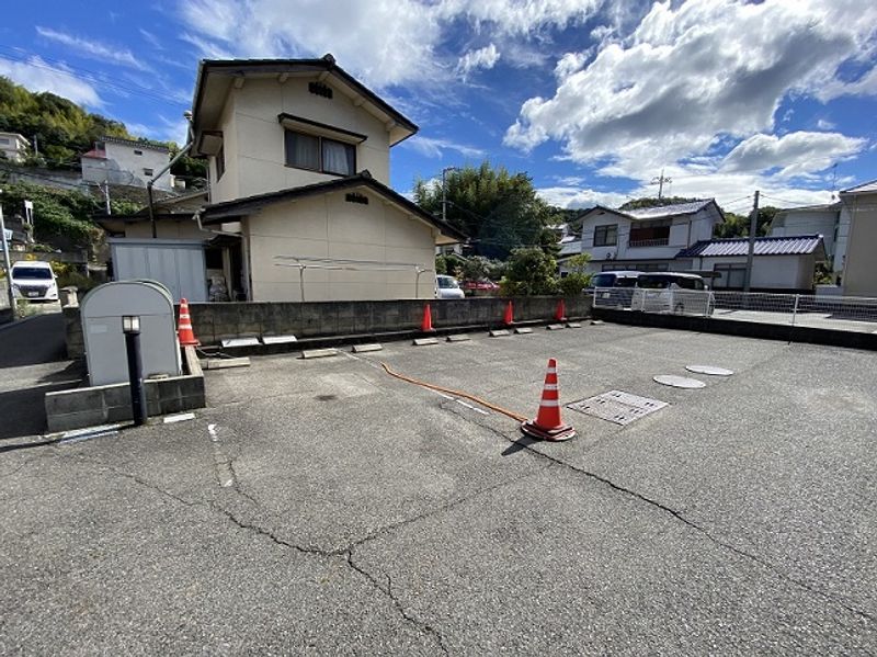 レオパレスサンシャイン尾道 駐車場