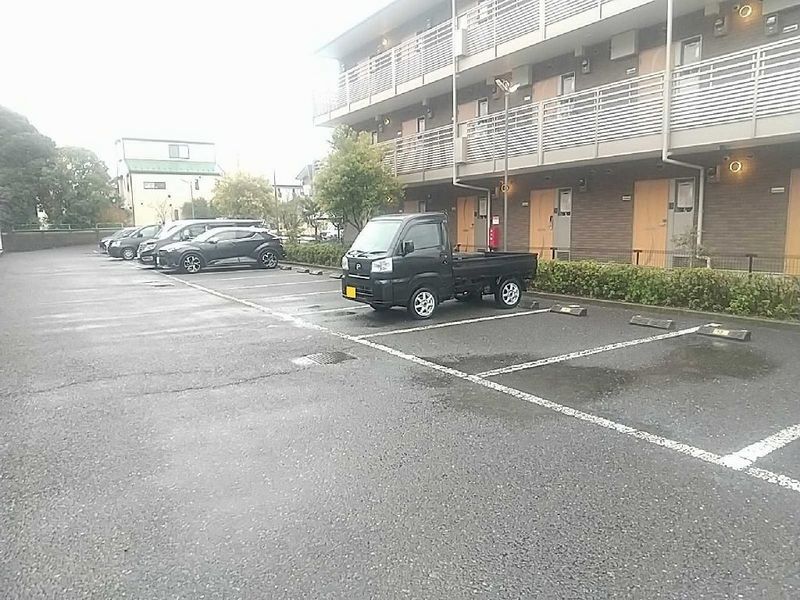 レオパレス富士見Ⅱ 駐車場