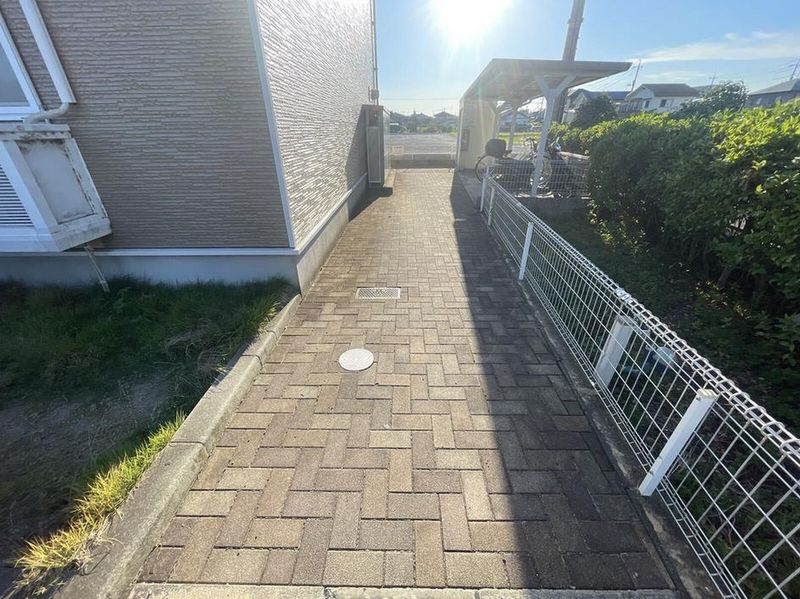 レオパレスすずらん エントランス