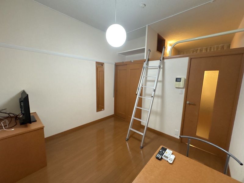 レオパレスジュネス前橋 居間