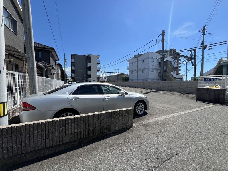 レオパレス松山保免 駐車場