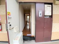 レオパレスｅｍｉ 玄関