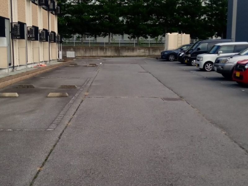 レオパレス小川 駐車場