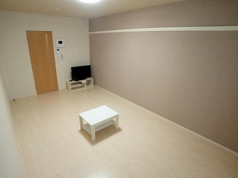 クレイノフローラ西長洲 居間