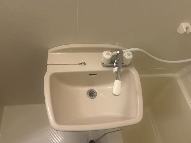 レオパレスラ　トゥサ 洗面台