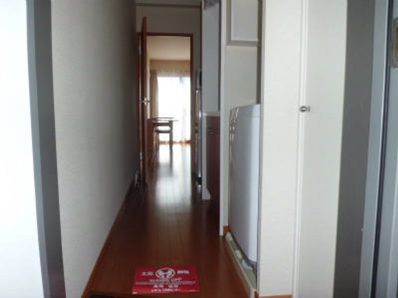 レオパレス大手 玄関