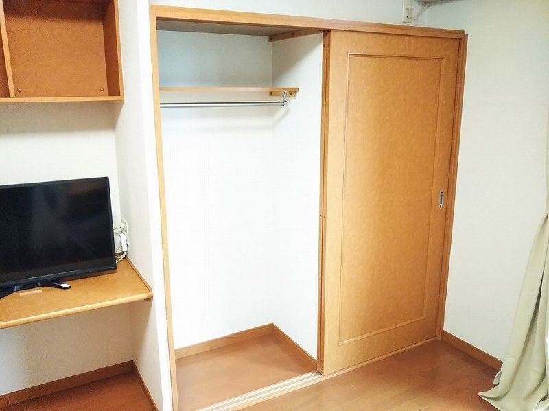 レオパレスパティオ 収納