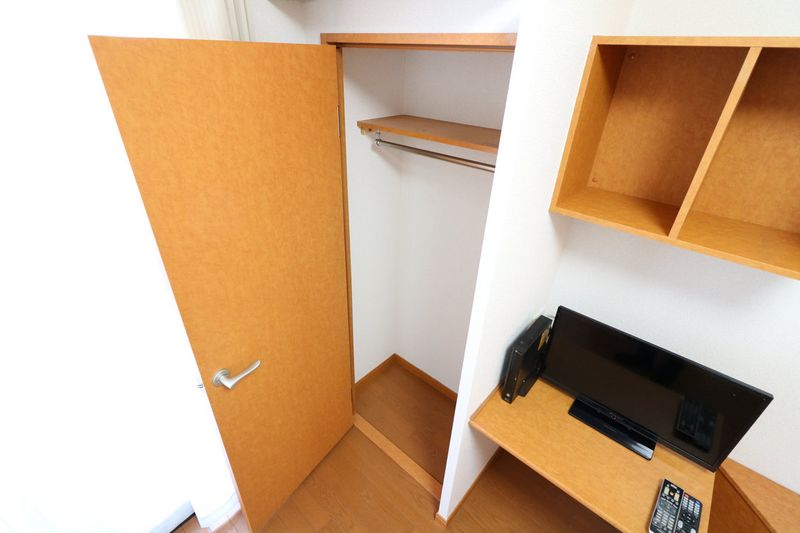 レオパレスアクエリアス西院 収納