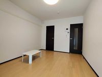 クレイノヒカリ　レジデンス 居間