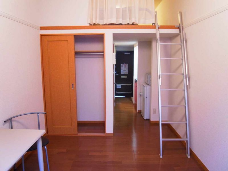 レオパレスＲＥＩ 居間