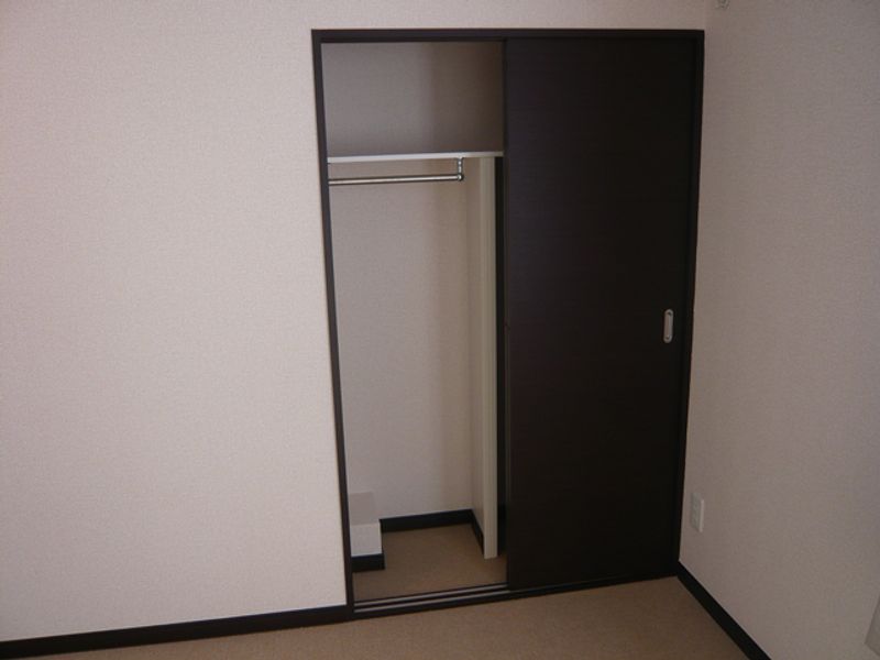 レオネクストわかば　１ 収納