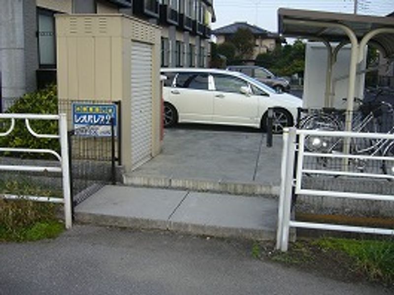 レオパレスクレアトゥール エントランス