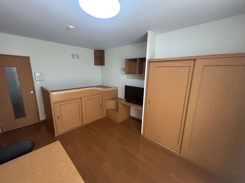 レオパレス松森台 居間