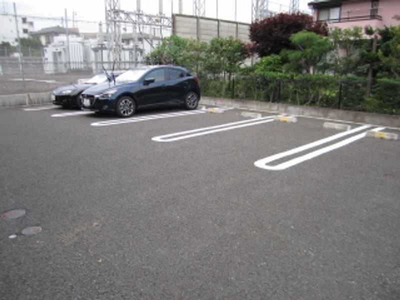 レオネクスト菊華 駐車場
