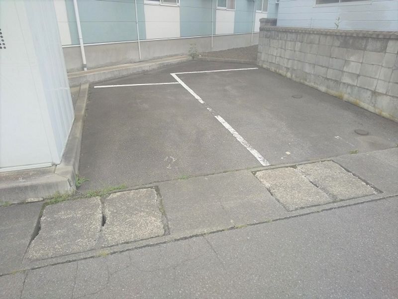 レオパレスＲｉｖｅｒＳｉｄｅ 駐車場