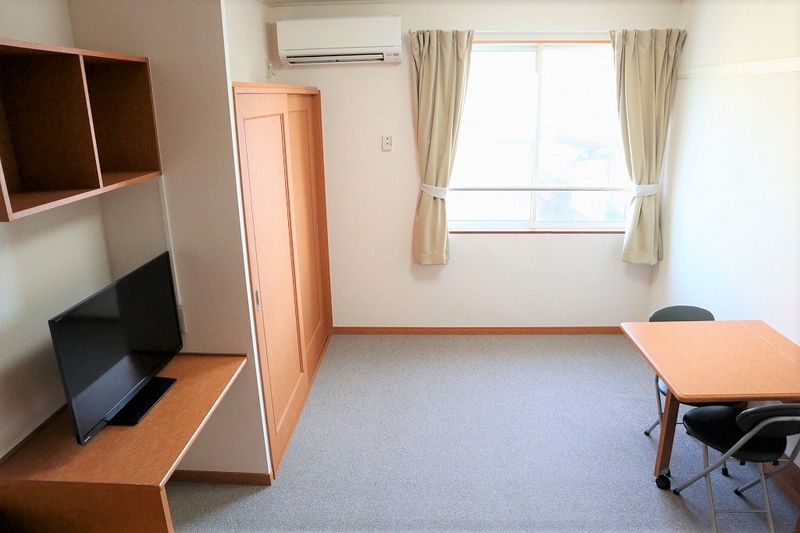 レオパレス浜北 居間