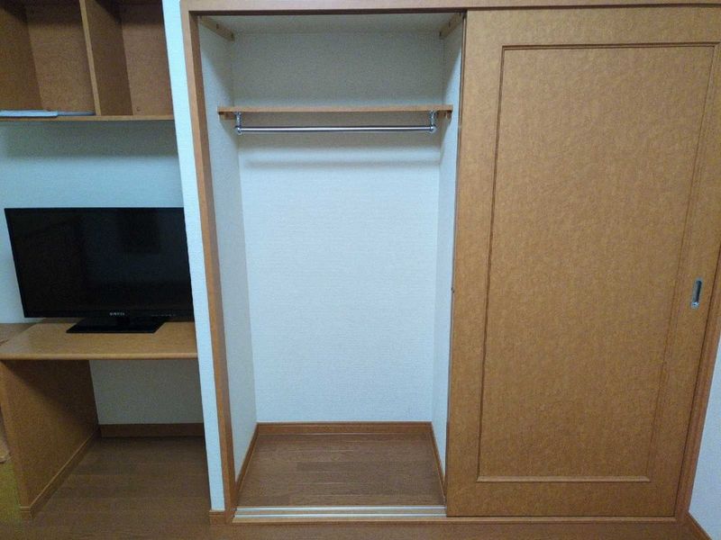 レオパレスＳＵＮＲＯＳＥ 収納