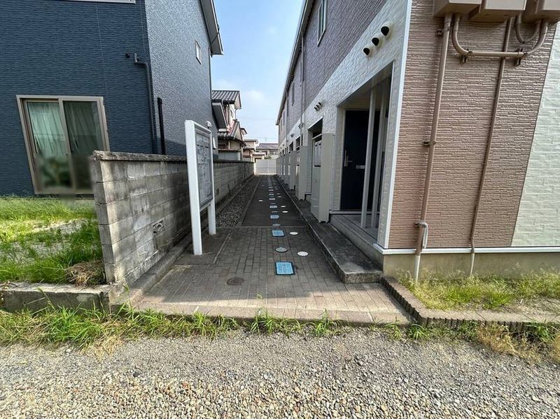 レオパレスエルスドワール エントランス